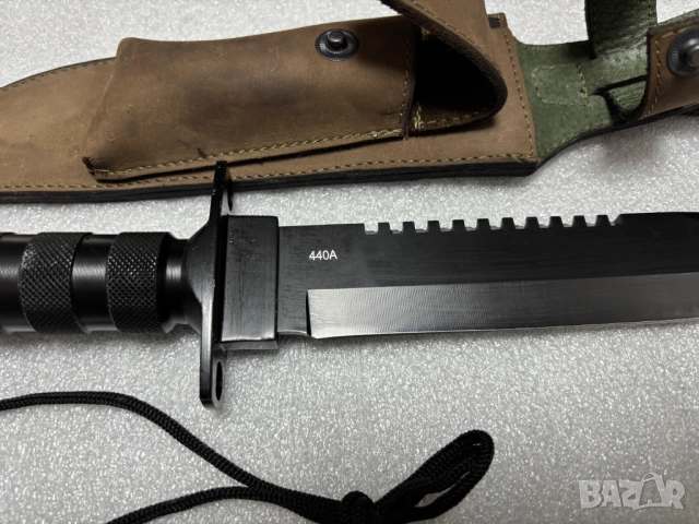 Голям Тактически нож Boker Magnum Survivalist с Кания/естествена кожа/, снимка 4 - Ножове - 53463637