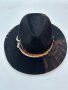 Дамска шапка федора, ръчно декорирана, снимка 1 - Шапки - 44015904