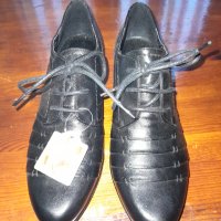 Продавам дамски обувки !, снимка 1 - Дамски ежедневни обувки - 43739453