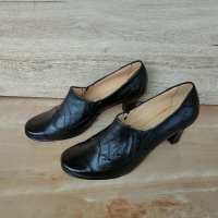 Нови кожени бълг. обувки, снимка 2 - Дамски обувки на ток - 39909541
