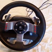 Волан Logitech G27 Racing Wheel, Педали, Вибрации, USB, снимка 2 - Джойстици и геймпадове - 44879300