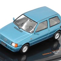 Fiat Uno 1983 - мащаб 1:43 на IXO моделът е нов в PVC дисплей-кейс, снимка 1 - Колекции - 44061090