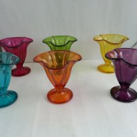 Цветни стъклени чаши купи, снимка 1 - Антикварни и старинни предмети - 32888830