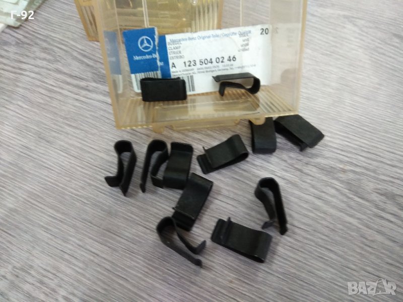 A1235040246**NEU**MERCEDES-BENZ**Държач, вентилатор на радиатора **, снимка 1