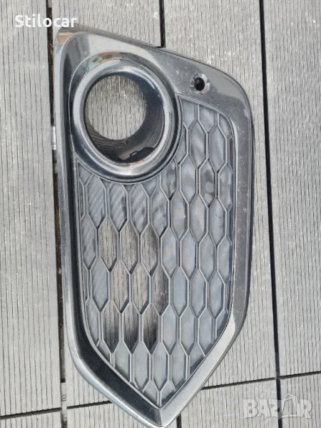 Решетка Honda Civic 17-19г предна броня дясна, снимка 1
