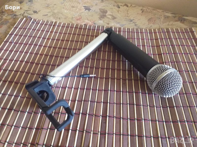 Селфи стик с микрофон/вход за слушалки/телескопичен, снимка 1
