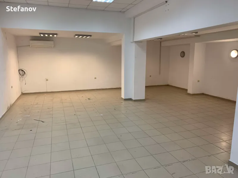 Продавам 115 квадрата помещение, удобно е за козметично студио, кабинет, офис, з, снимка 1