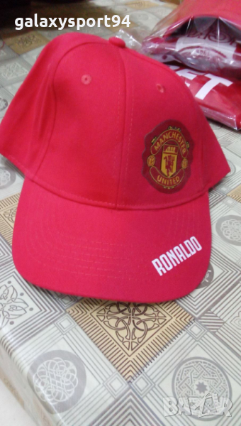 Шапка Роналдо + Екип Роналдо + Подарък Калци Манчестър Сезон 21/22г, снимка 1
