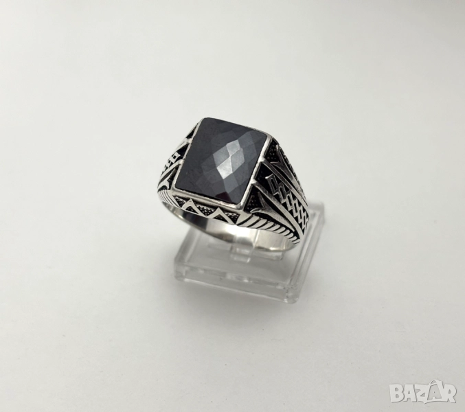 Мъжки Сребърен Пръстен с красив фасетиран камък (проба 925)- 7,8 грама, снимка 1