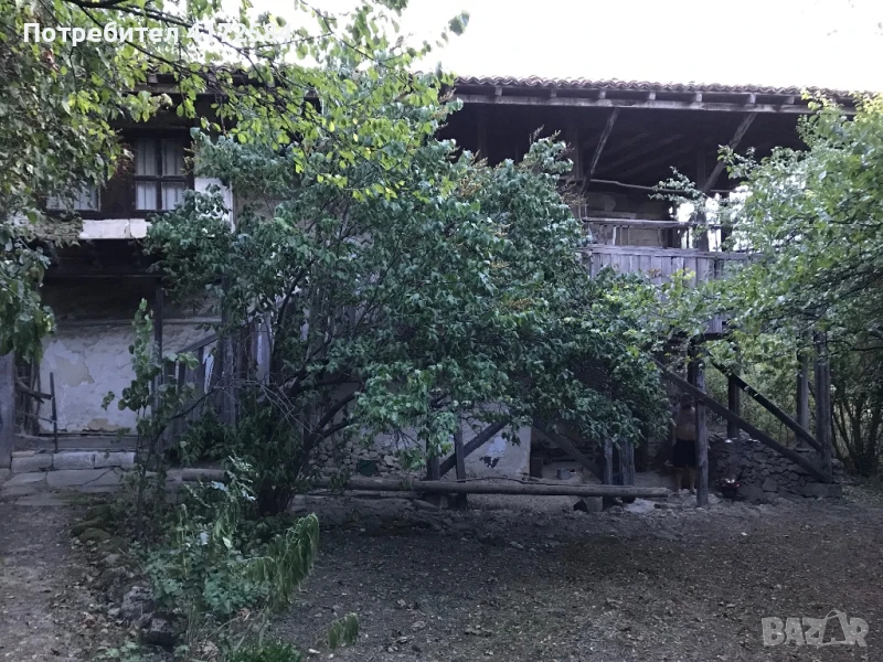 Продава 1/2 идеална част от къща и дворно място в с. Арбанаси, снимка 1