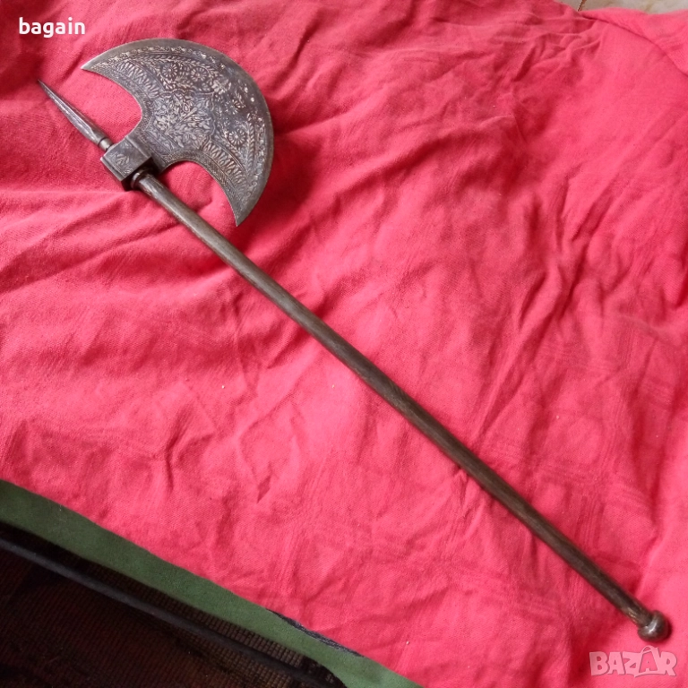 Дервишка бойна брадва със сребърна инкрустация., снимка 1