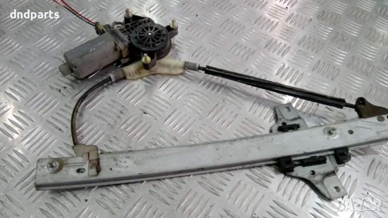 Заден десен стъклоповдигач Toyota Avensis,2001г., снимка 1