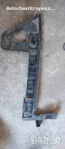 Десен държач задна броня VW Passat b6 - 3C9 807 393, снимка 1