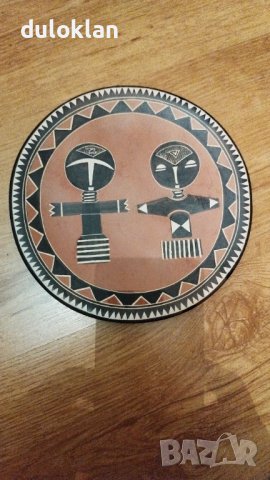 Красива керамична  чиния за стена от  Южна Америка.