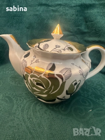 Чайник, захарница, латиера от сервиз за чай Златна роза, Вернилки, снимка 2 - Сервизи - 52182291