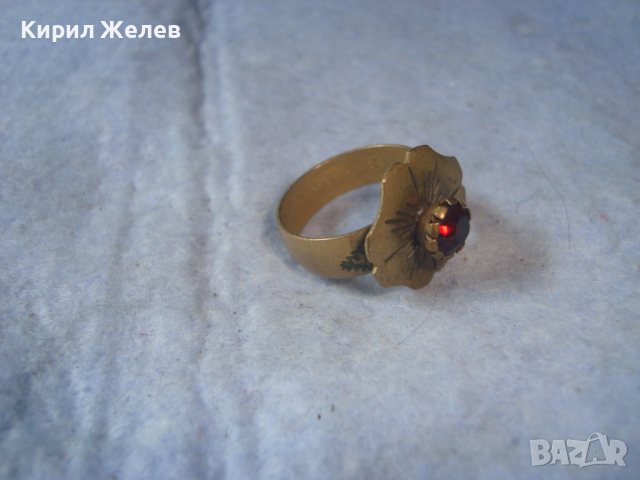 СТАРИНЕН БРОНЗОВ ПРЪСТЕН ЦВЕТЕ РЪЧНИ ОРНАМЕНТИс ЮВЕЛИРНО ФАСЕТИРАН ГРАНАТ МАЙСТОРСКА ИЗРАБОТКА 15117, снимка 6 - Антикварни и старинни предмети - 36422426
