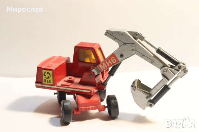 MATCHBOX БАГЕР ТРАКТОР ФАДРОМА КОЛИЧКА МОДЕЛ, снимка 3 - Колекции - 53417693