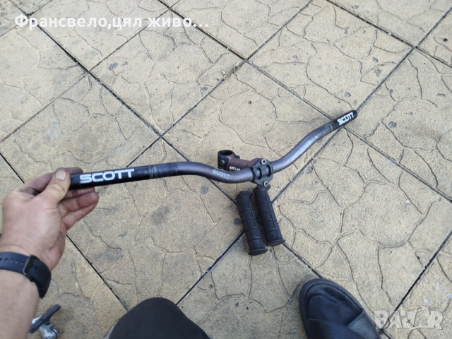 Кормило 25.4 с лапа за стержен 28.6 за велосипед колело Scott , снимка 2 - Части за велосипеди - 52053388
