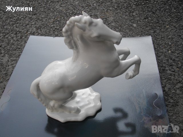 СТАР ПОРЦЕЛАН БЯЛ КОН, снимка 5 - Антикварни и старинни предмети - 39200028