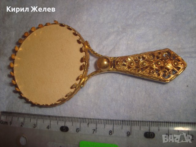 СТАРА ПОЗЛАТЕНА БРОНЗОВА ФИЛИГРАННО ОРНАМЕНТИРАНА РАМКА заРЕТРО ОГЛЕДАЦЕ с ТЕКСТИЛНА ДЕКОРАЦИЯ 26184, снимка 2 - Други ценни предмети - 38257918