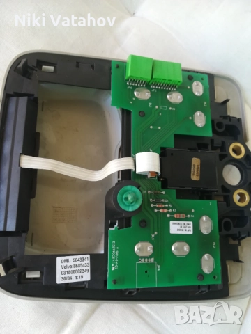 Продавам плафониера за Волво S60, снимка 4 - Части - 51798851