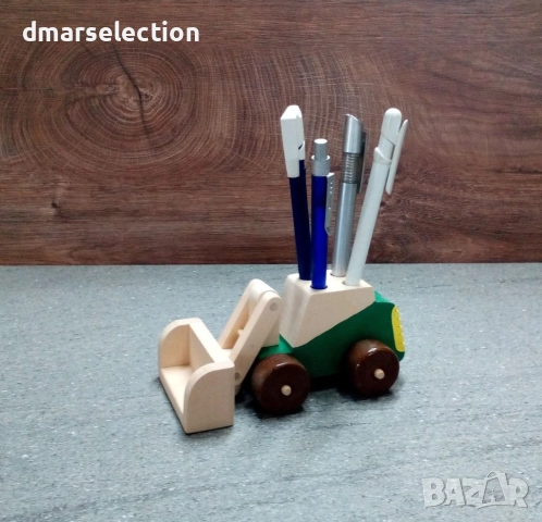 Малък декоративен дървен багер-моливник DMAR 136C