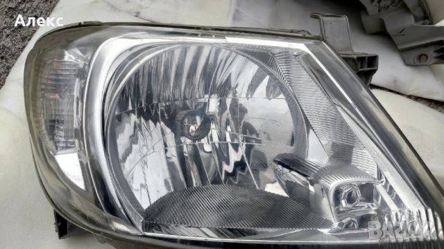 Оригинални Фарове HELLA за Toyota Hilux 2006-2011 с LED лупи, снимка 2 - Аксесоари и консумативи - 38198639