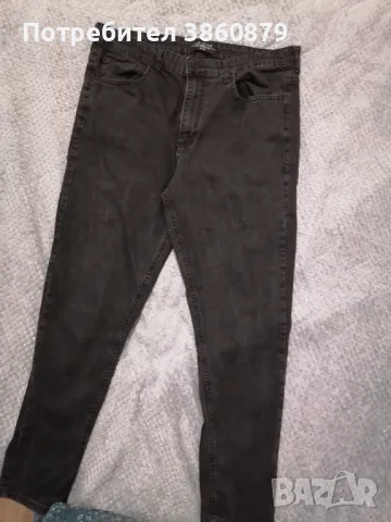 Черни дънкови панталони