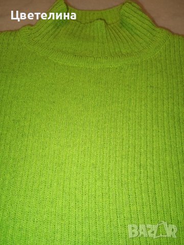 Дамска блуза в електриково зелено с поло яка размер S цена 10 лв. + подарък чорапки неон , снимка 2 - Блузи с дълъг ръкав и пуловери - 43125816