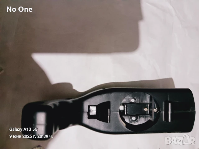 Продавам отварачка-пистолет (пластмасов)за бирени бутилки (капачки) , снимка 2 - Аксесоари за кухня - 50607993