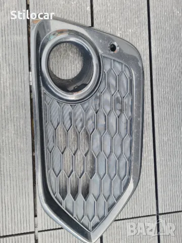 Решетка Honda Civic 17-19г предна броня дясна