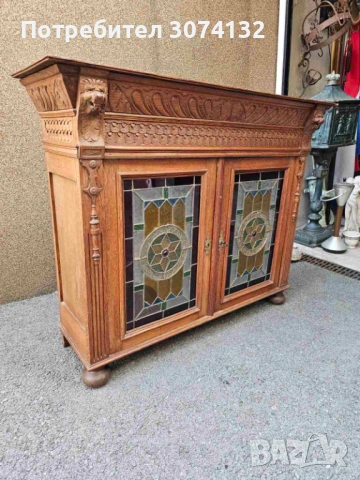 Шкаф с дърворезба и цветен витраж, снимка 3 - Шкафове - 53037476