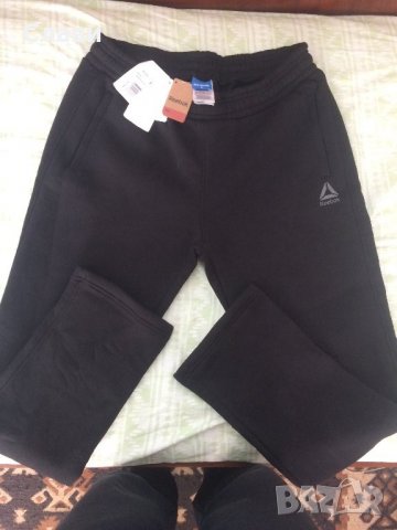 Продавам оригинален ватиран анцуг Reebok, снимка 4 - Спортни дрехи, екипи - 26688902