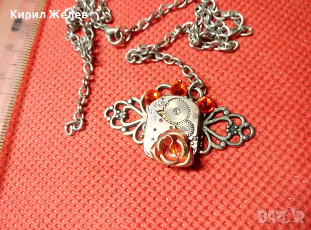 КРАСИВО ВИНТИДЖ АРТ КОЛИЕ с МЕДАЛЬОН от МЕХАНИЗЪМ на СТАР СЪВЕТСКИ ДАМСКИ ХЕНД МЕЙД БИЖУ 47375