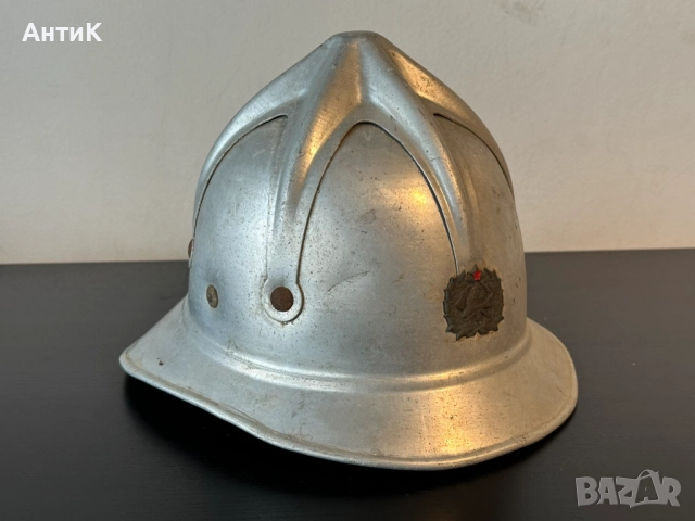 Соц Пожарникарска Каска Югославия, снимка 3 - Антикварни и старинни предмети - 52020228