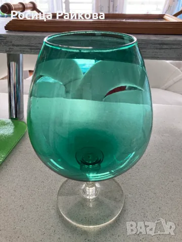 Голяма стъклена чаша