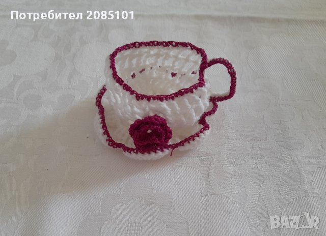 Ръчно плетена чашка с подложка, снимка 3 - Декорация за дома - 43899969