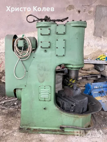 Продавам ковашки пневматичен чук, сила на удар 150t, снимка 2 - Други машини и части - 49823597