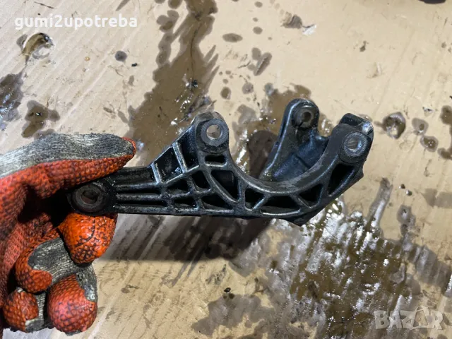 Държач Скоба Хидравлична Помпа 059145167AM Porsche Cayenne 3.0D 92A/2012г, снимка 3 - Части - 49321131