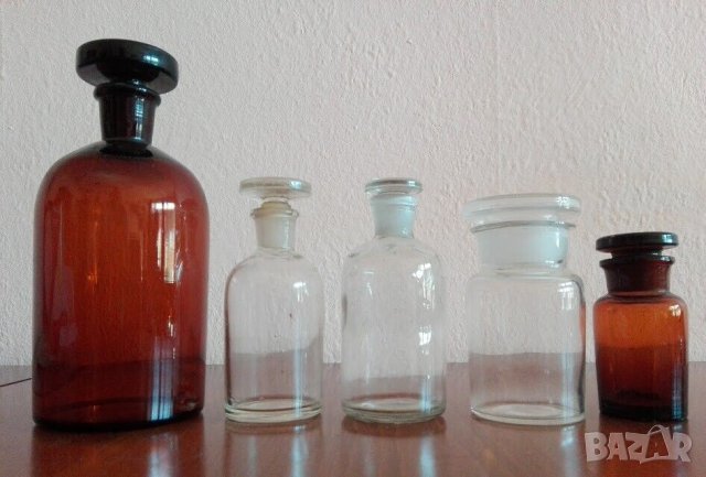 Лот от 5 стари аптекарски шишета, снимка 1 - Антикварни и старинни предмети - 43711732
