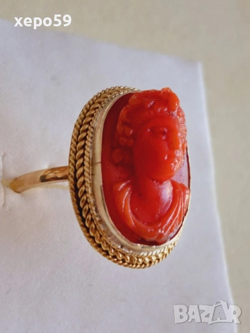 Дамски златен пръстен 14к с инкрустирана коралова камея