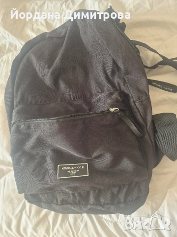 дамска раница , която се превръща в компактен несесер, снимка 2 - Чанти - 52811522