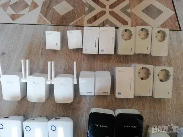 Лот от powerline extender wi-fi repeater Tp-link D-link Linksys, снимка 2 - Мрежови адаптери - 48256731