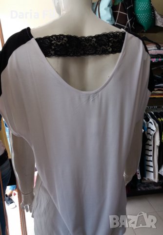 КРАСИВА бяла блуза с червена щампа и леко отворен гръб, снимка 3 - Тениски - 39967489