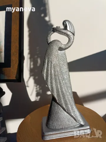 Футуристична, метална  статуетка "Жената лебед" , снимка 6 - Статуетки - 49262520