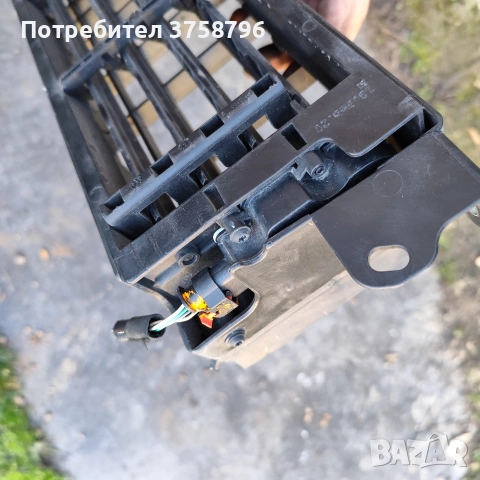 Решетка пред радиатора Kadjar 150лв, снимка 2 - Части - 52792622