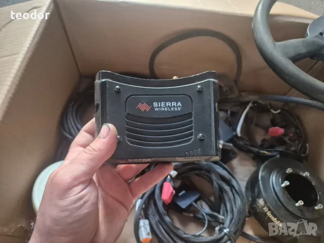 Навигация Trimble cfx750 автопилот за трактор с точност 2.5см ртк, снимка 4 - Селскостопанска техника - 50196657