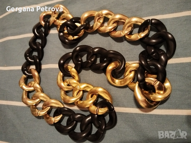 Елегантно Колие Златно и Черно