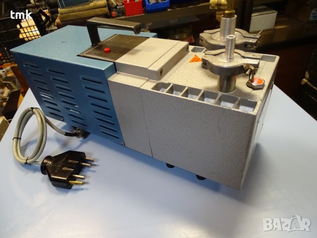 Вакуум помпа Vacuubrand RD-30 rotary vane pump 380V 30 m3/h, снимка 2 - Резервни части за машини - 43986931