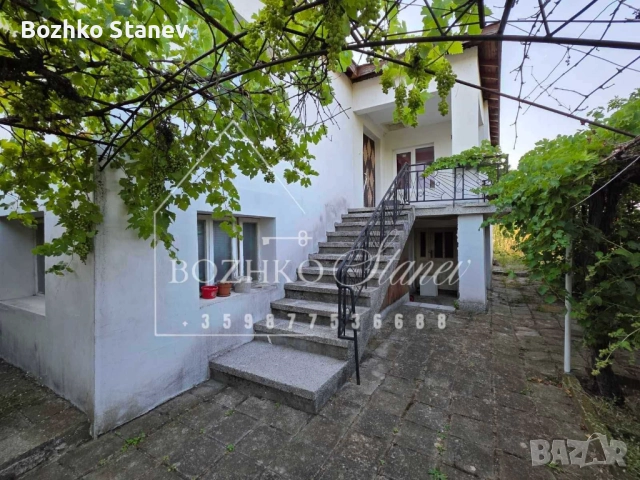 Продава се масивна двуетажна къща , снимка 7 - Къщи - 52161857